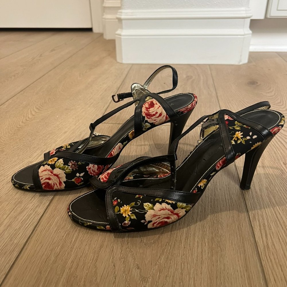 VISS open toe T-strap vintage floral kitten heels - Picture 6 of 14